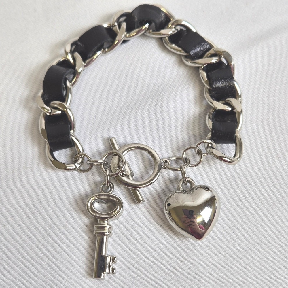 Ribbon‎ Chain Heart & Key Charm Bracelet, Silver Tone Black, Toggle